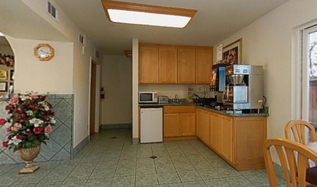 Cloverdale Wine Country Inn & Suites Eksteriør billede
