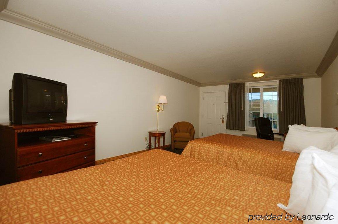Cloverdale Wine Country Inn & Suites Værelse billede