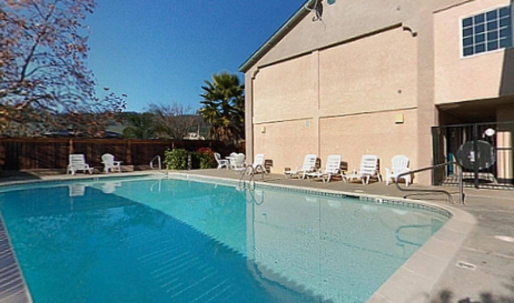 Cloverdale Wine Country Inn & Suites Eksteriør billede