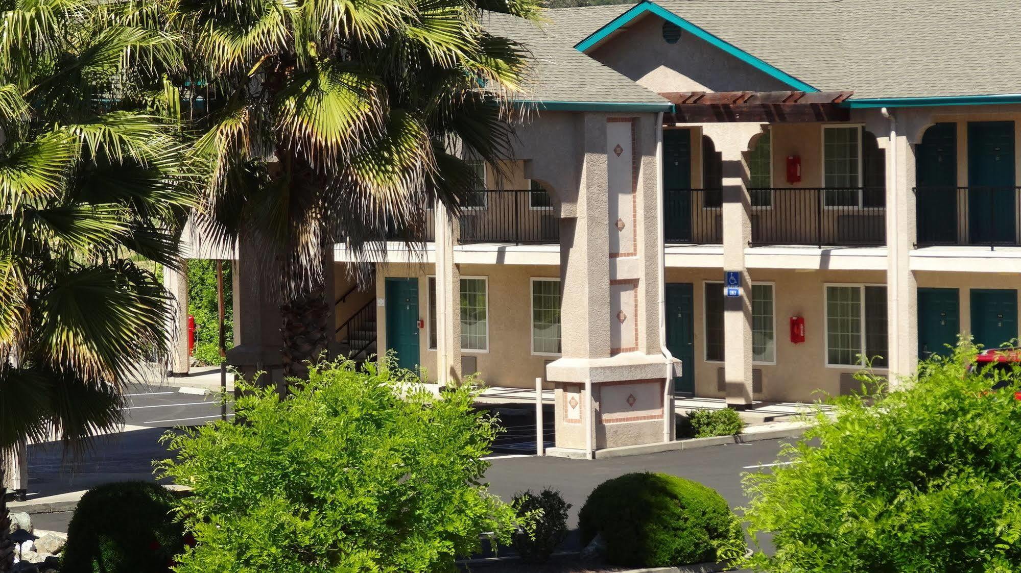 Cloverdale Wine Country Inn & Suites Eksteriør billede