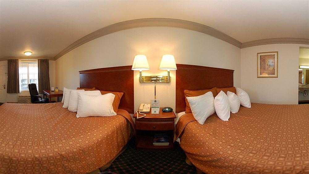Cloverdale Wine Country Inn & Suites Eksteriør billede